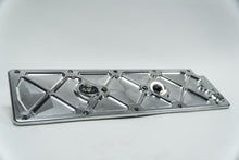 Cargar imagen en el visor de la galería, LME GM LS Billet Racing Valley Cover for Aftermarket Blocks