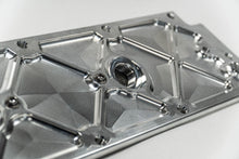 Cargar imagen en el visor de la galería, LME GM LS Billet Racing Valley Cover for Aftermarket Blocks