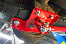 Cargar imagen en el visor de la galería, UMI Performance 70-81 Camaro Firebird Leaf Spring Traction Bars with Mounts